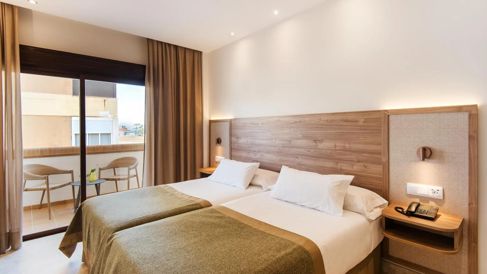 Hotel Tarik Torremolinos 3*,
