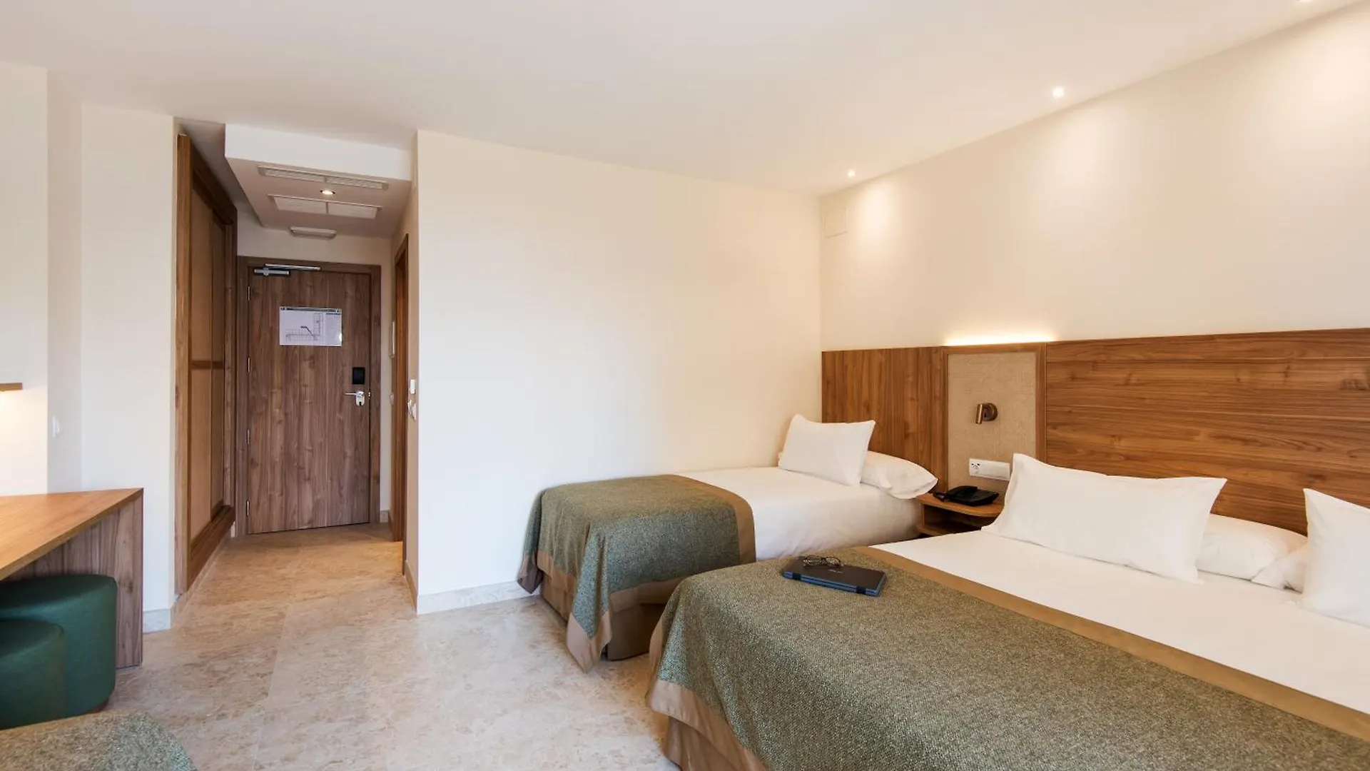 Hotel Tarik Torremolinos 3*,  Spain